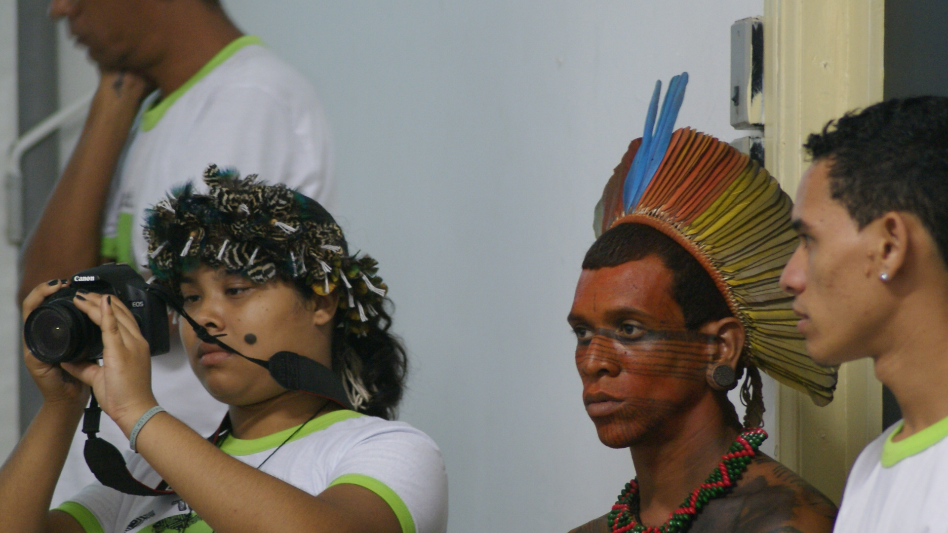 Canção feita por jovens da etnia Tupinambá de Olivença, cantadas aqui por Yaru e Lucas Tupinambá. Gravada nas Oficinas da Oca Digital, em Tupinambá de Olivença.